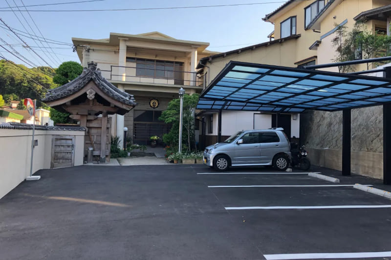 小倉北区のお寺正行寺の駐車場